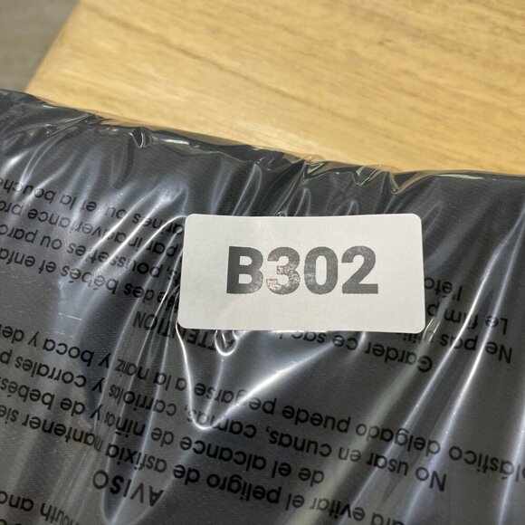 NEW Levis  511 Slim Fit  Men's W30 L30 Black Jeans 99% Cotton Elastane - Picture 10 of 10